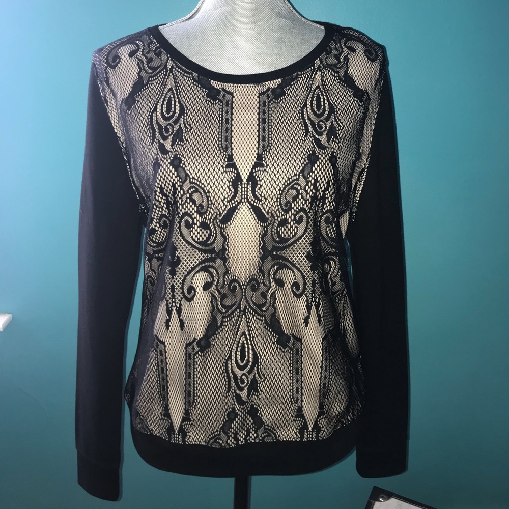 Cute Black and Tan Guess Sweatshirt